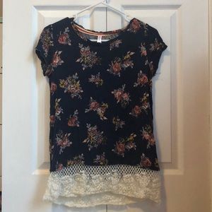 Xhiliration flowy short sleeve